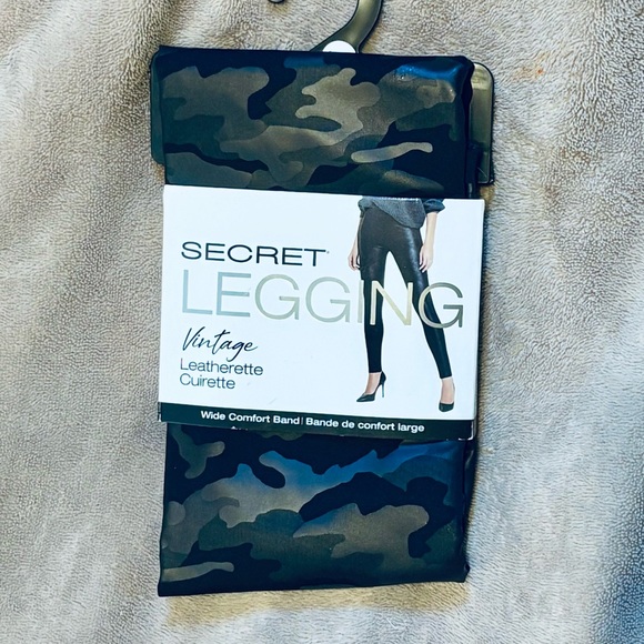 Secret Camo Pattern Leatherette Leggings Size Large - Picture 2 of 5
